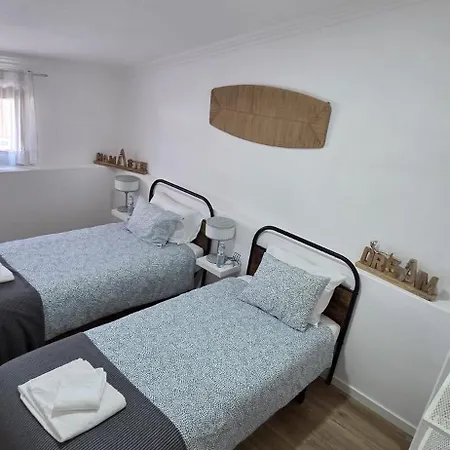 Casa de Férias Supertubos Jacuzzi Surf Retreat V4 Atouguia Da Baleia
