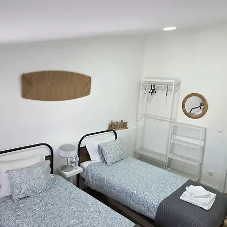 Supertubos Jacuzzi Surf Retreat V4 Atouguia Da Baleia